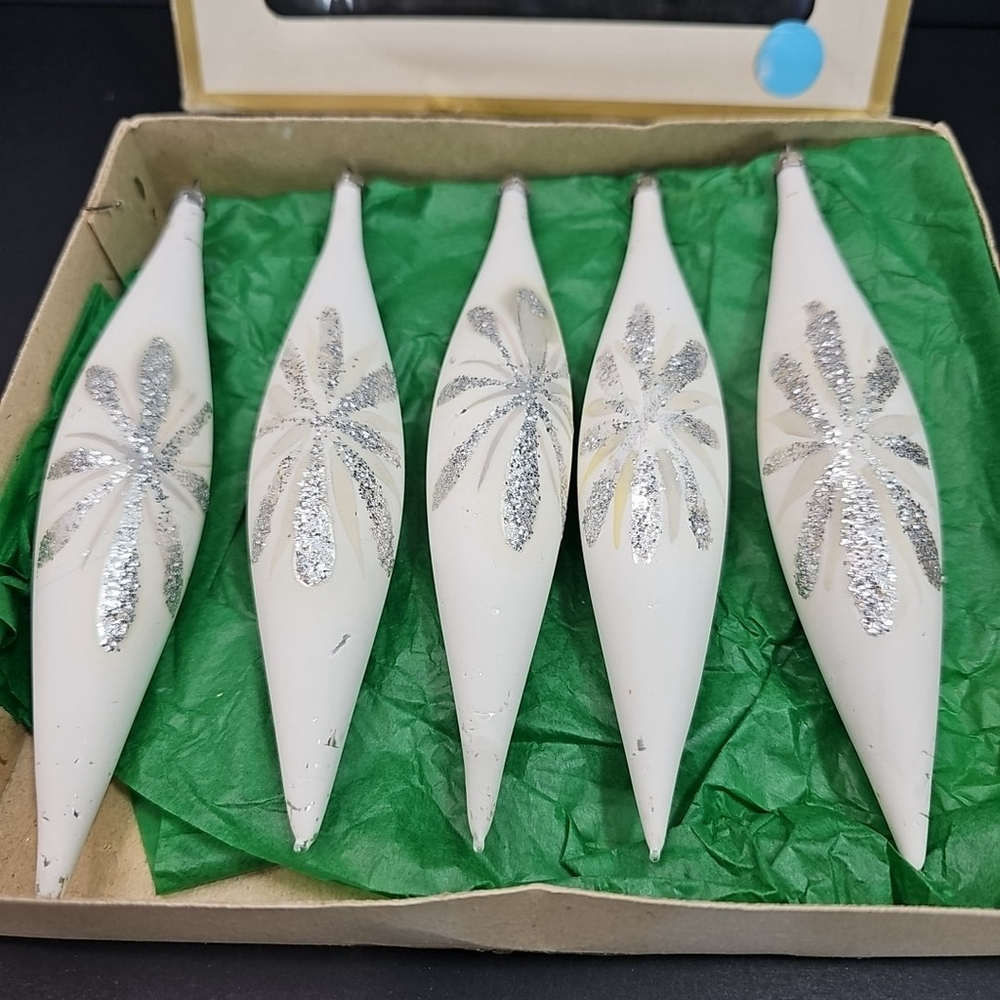 Christmas Ornaments Teardrop Oblong Baubles SEARS White Vintage Poland Rare